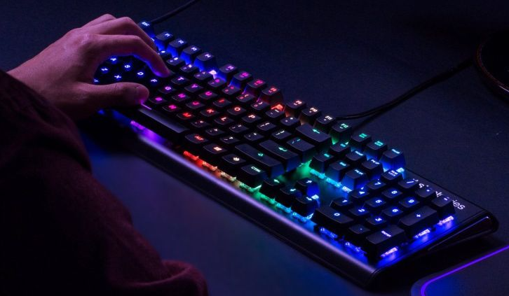 Ezektől a VALORANT és Fortnite keybindektől falnak megyünk