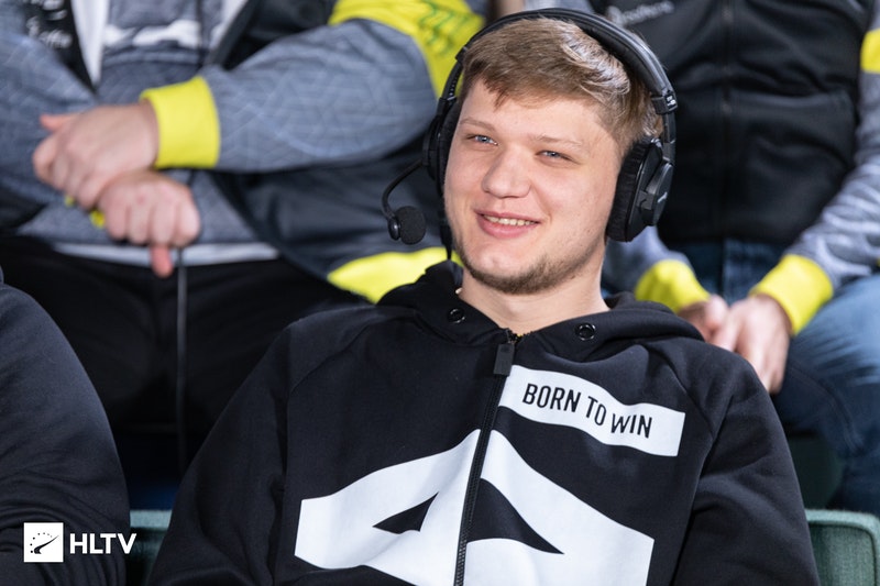 WTF: S1mple egymás után háromszor lőtt olyat, hogy eldobod tőle az agyad