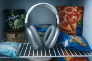 Hoppá: a fagyasztó hozta vissza az életbe a halott AirPods Max fejhallgatót