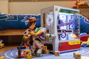 Az MSI Toy Story PC-t épített, RTX 5070 Buzz Lightyear GPU-val és Woody alaplappal