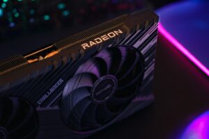 Az AMD beadja a derekát, több memóriát kaphat a videokártyájuk