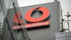 Nem létező AI-személlyel reklámoz a Vodafone